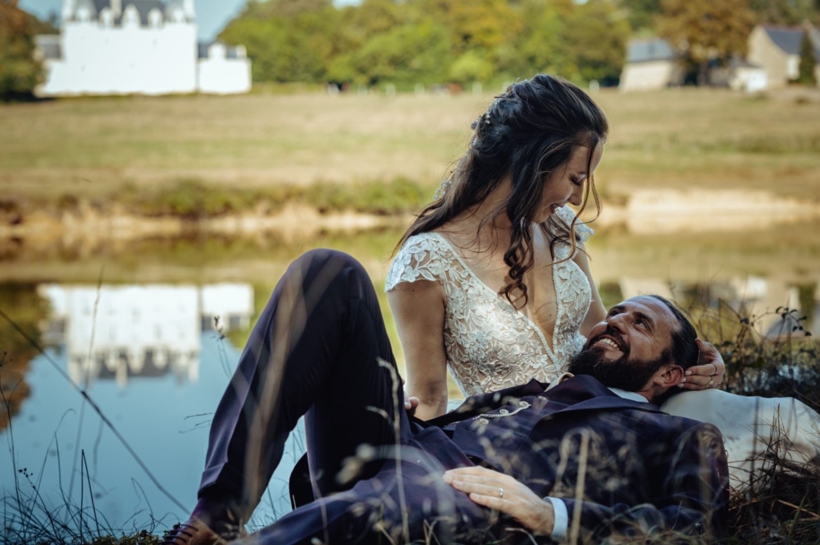 photo de couple lors de leur mariage au Domaine du Chalonge