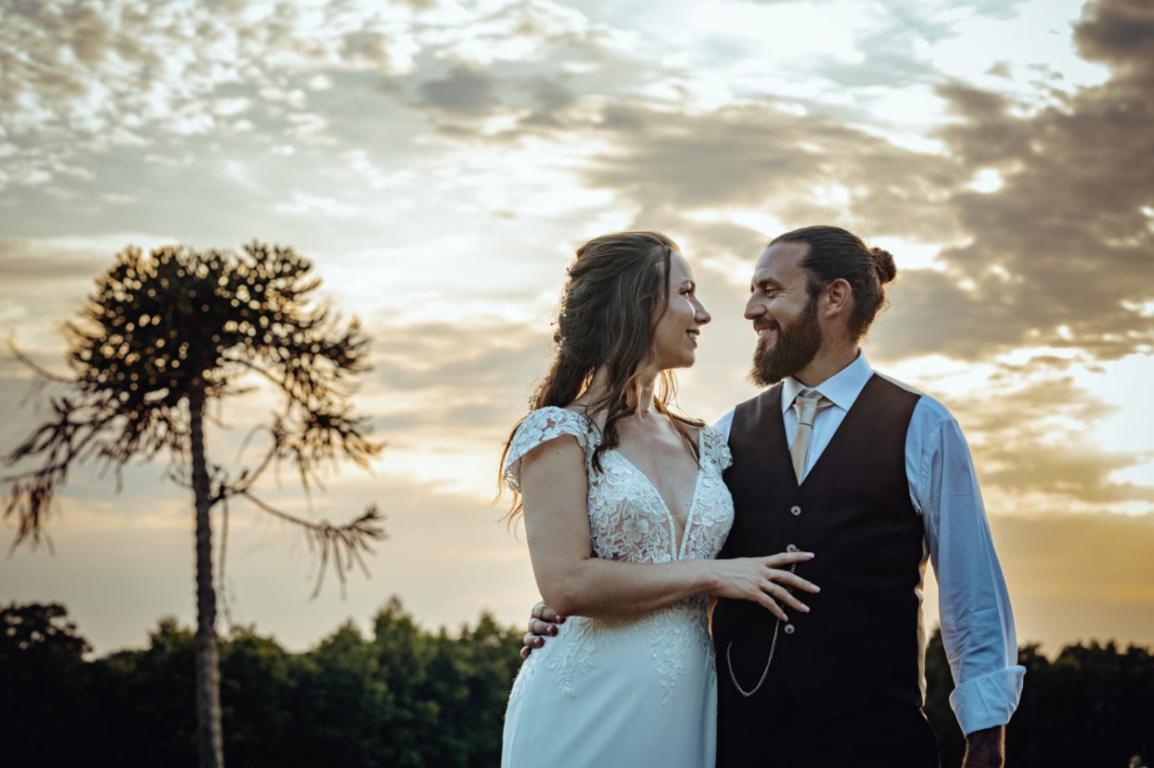 photo de couple lors de leur mariage au Domaine du Chalonge