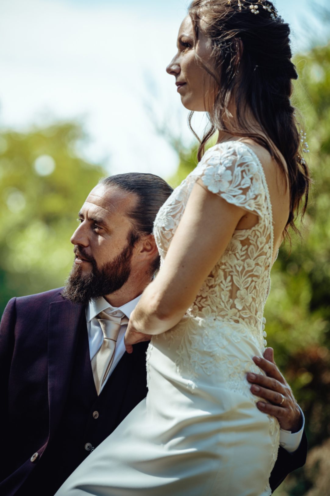 photo de couple lors de leur mariage au Domaine du Chalonge